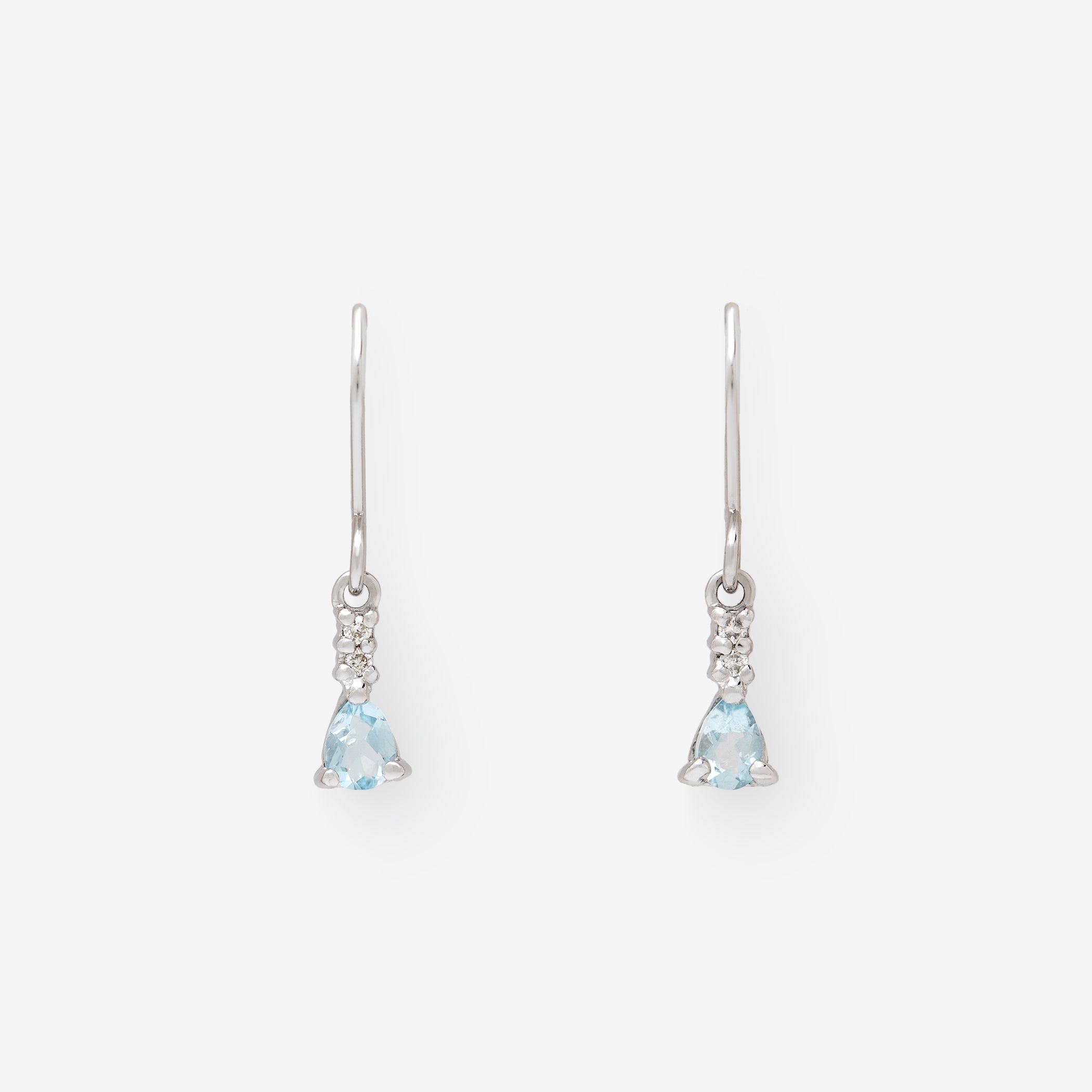ハニーフラットです。シンデレラアクアマリンのピアス 3月誕生石 プラチナ アクアマリン ピアス （10414771044654