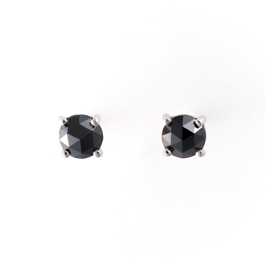 プラチナ ブラックダイヤモンド ピアス（0.2ct）