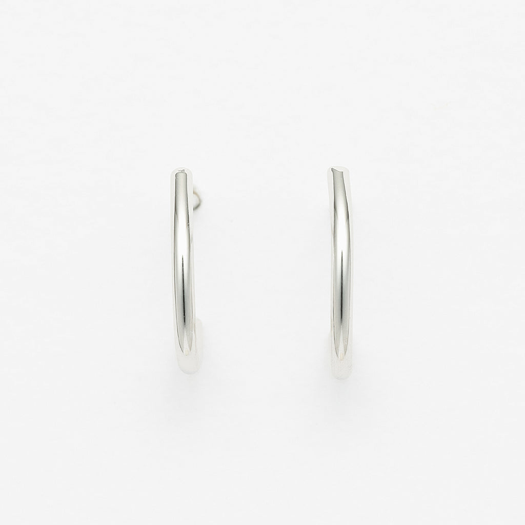 エステール　k10 ホワイトゴールド　ピアス WEB限定】K10 ホワイトゴールド ピアス （8303224488238）– エステール