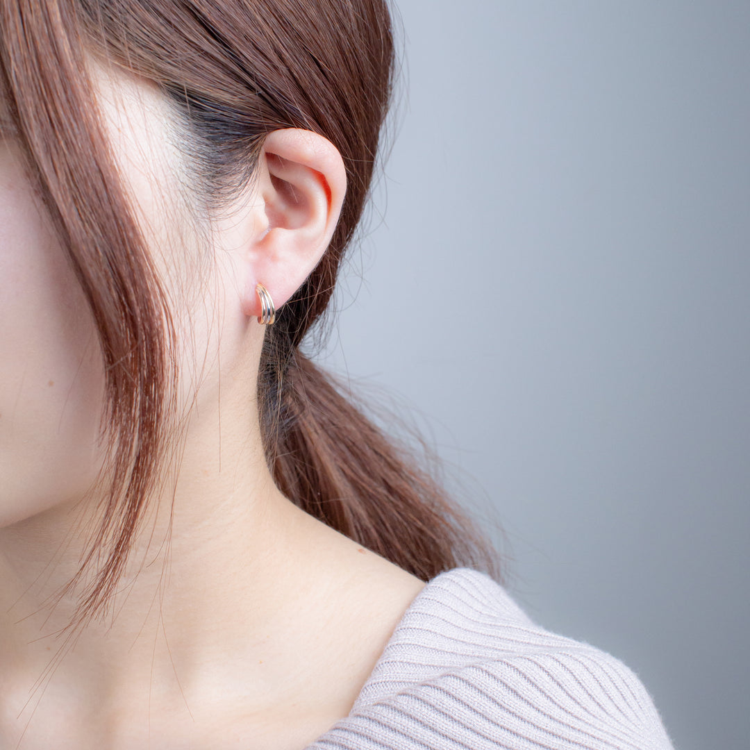 さやえんどう。18K WG サファイアピアスand新品スカートのセット BABYPEARL＆WHITE SAPPHIRE PIERCED EARRINGS(2JP1020)K10