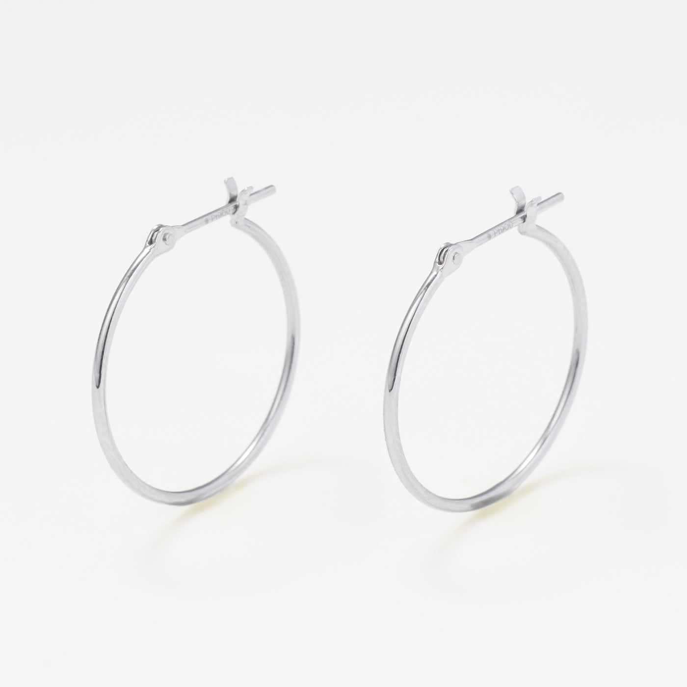 プラチナ フープ ピアス（20mm） （9881821741358）– エステール公式