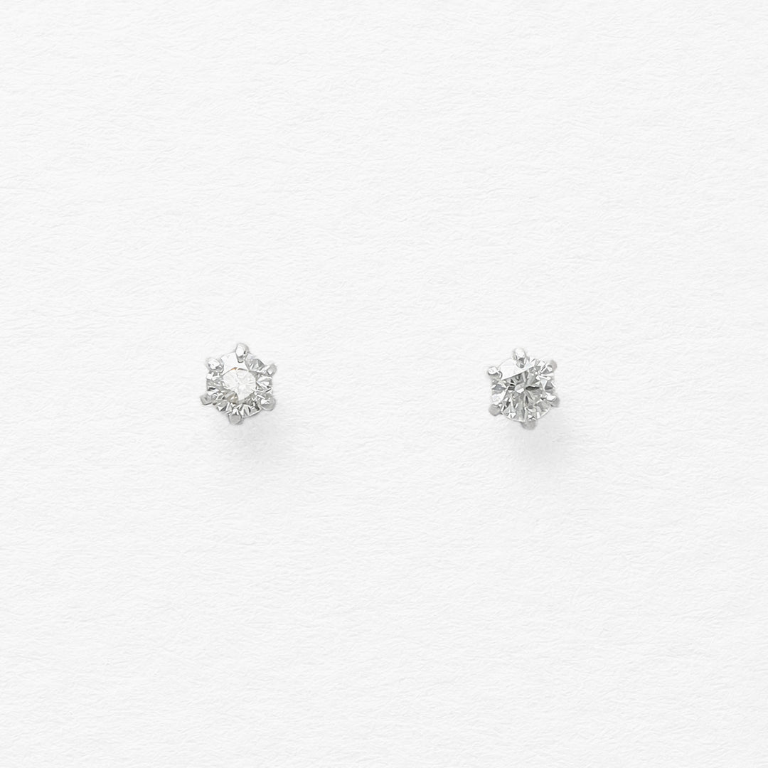 プラチナ ダイヤモンド ピアス（トータル0.10ct） （7282158174365