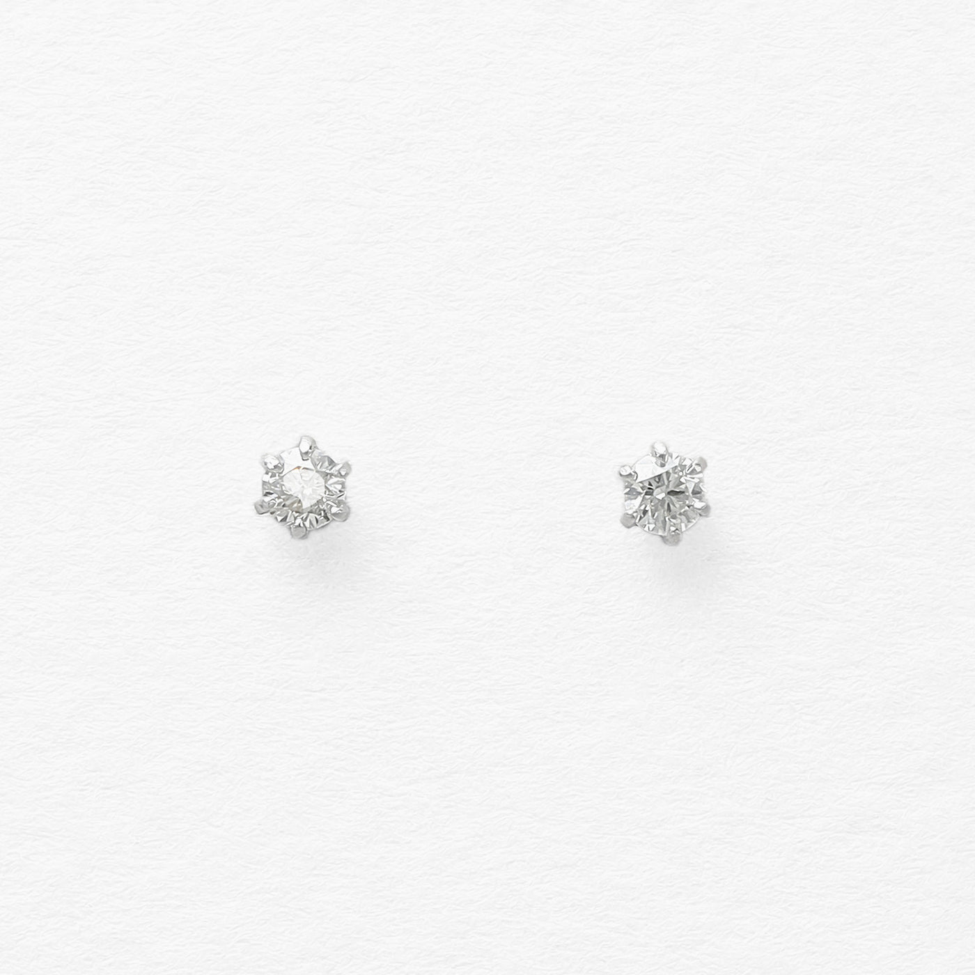 プラチナ ダイヤモンド ピアス（トータル0.10ct） （7282158174365