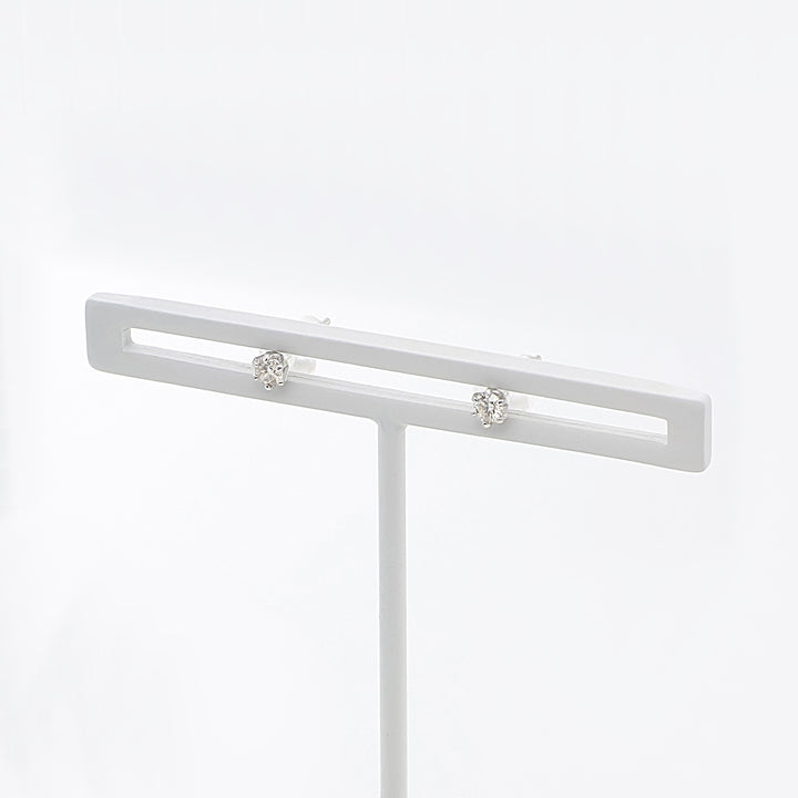 プラチナ ダイヤモンド ピアス（トータル0.10ct） （7282158174365