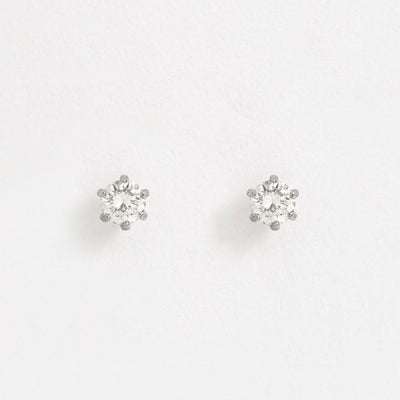 【WEB限定】プラチナ ダイヤモンド ピアス（0.10ct）