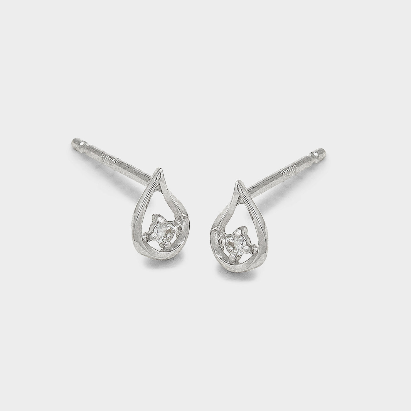 WEB限定】K10 ホワイトゴールド ダイヤモンド しずく ピアス 