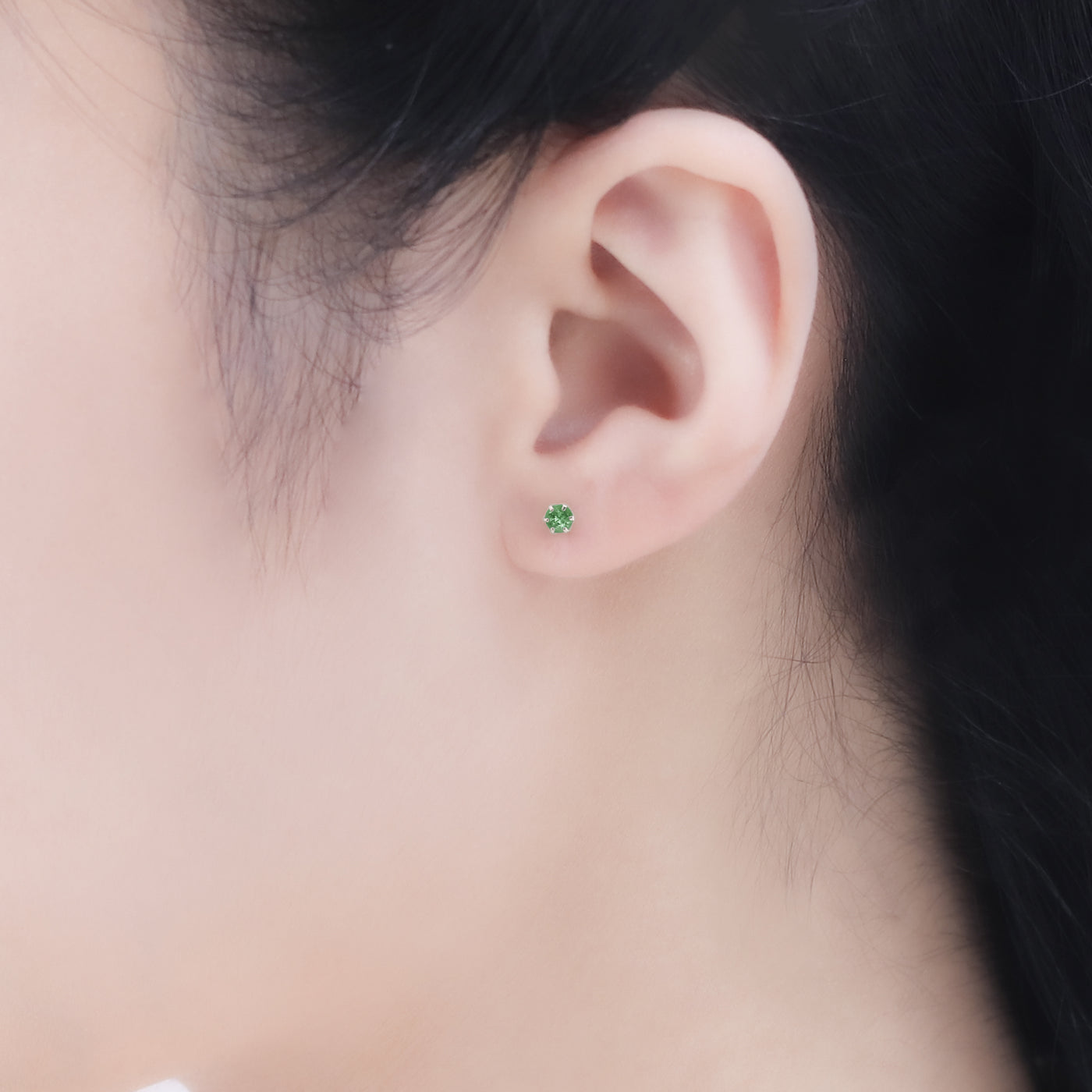 5月誕生石 K10 ホワイトゴールド エメラルド ピアス