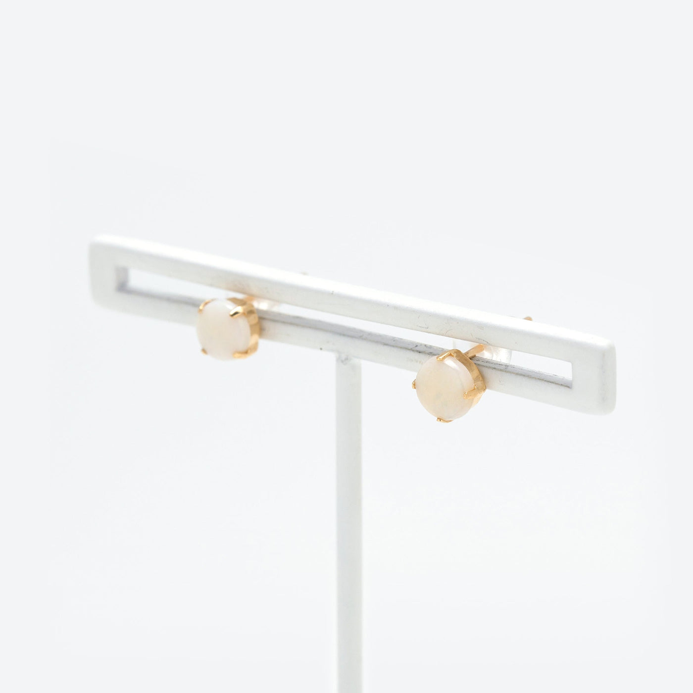 10月誕生石 K10 イエローゴールド オパール ピアス