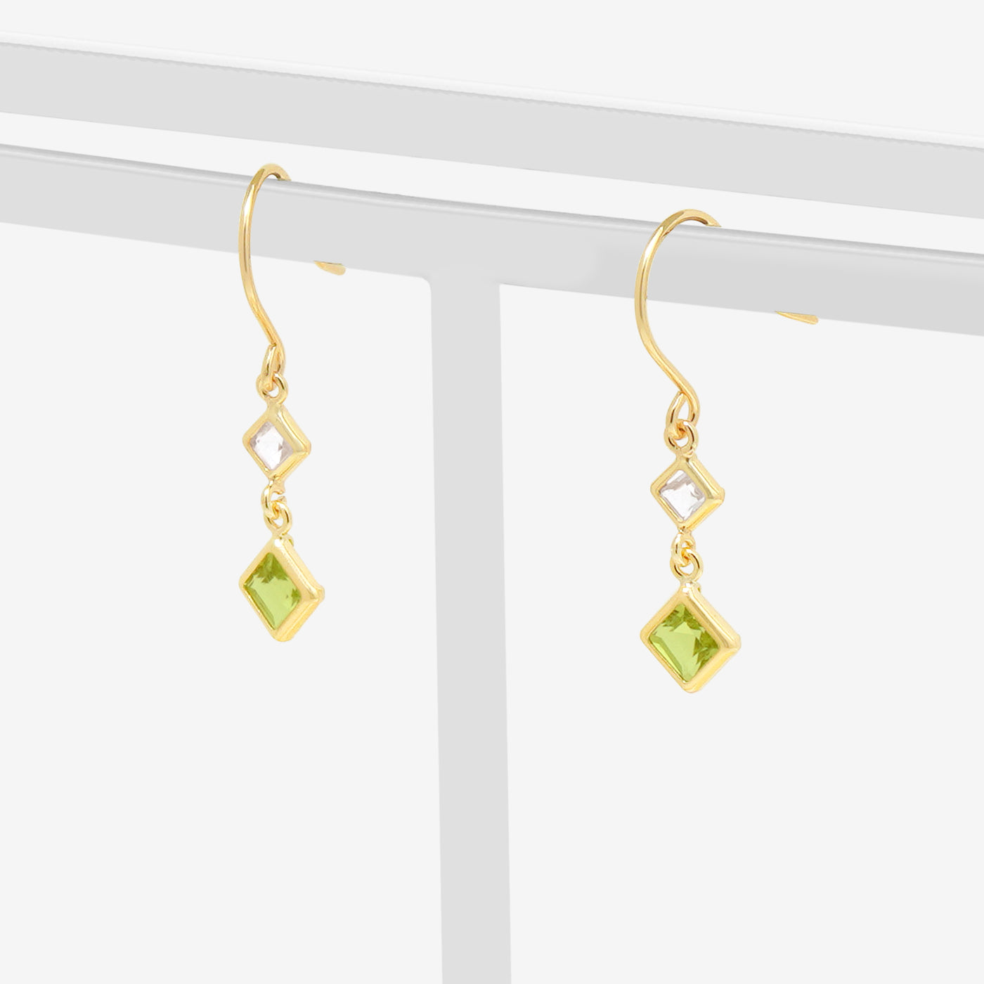 8月誕生石 K10 イエローゴールド ペリドット フック ピアス