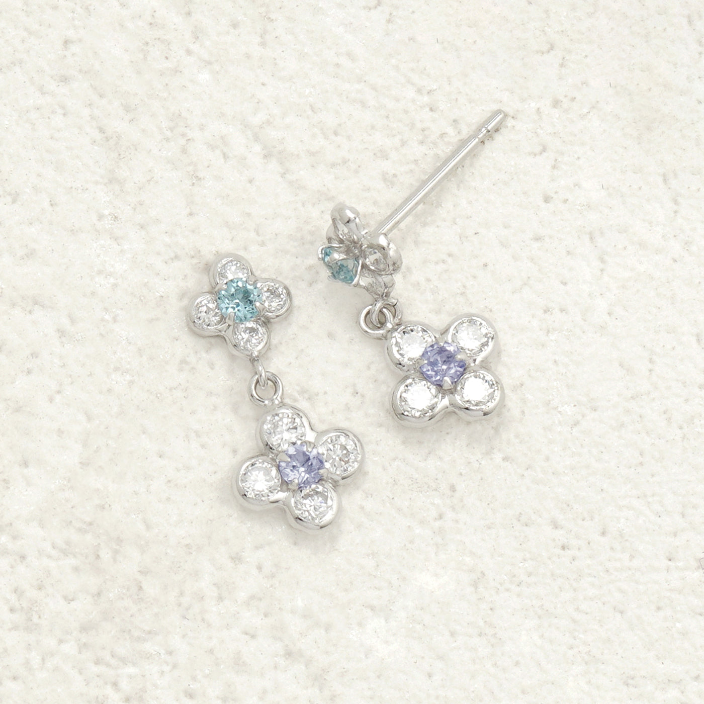 11月誕生石 K10 ホワイトゴールド ブルートパーズ フラワー ピアス