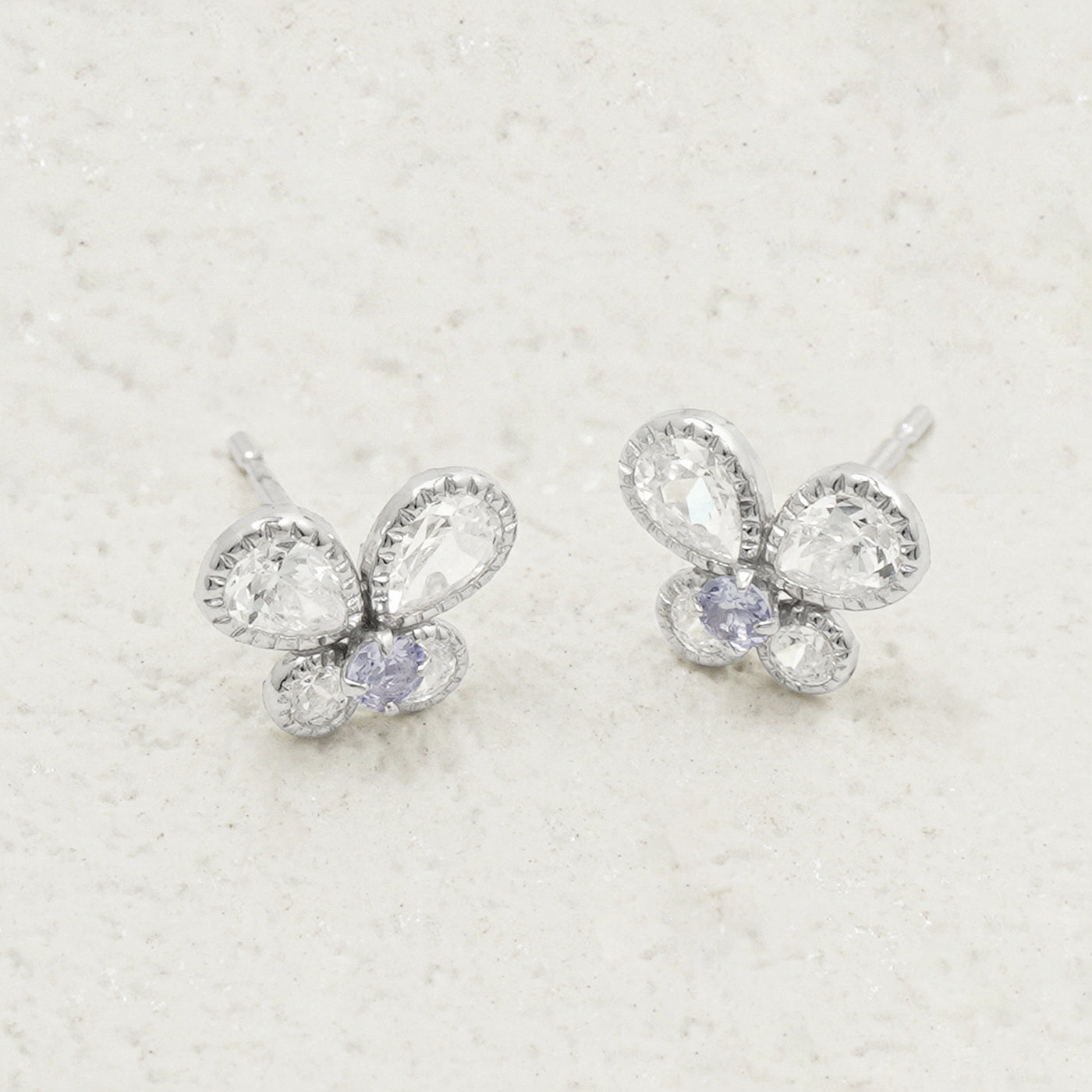 12月誕生石 K10 ホワイトゴールド タンザナイト バタフライ ピアス