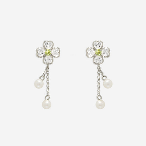 8月誕生石 K10 ホワイトゴールド ペリドット クローバー ピアス