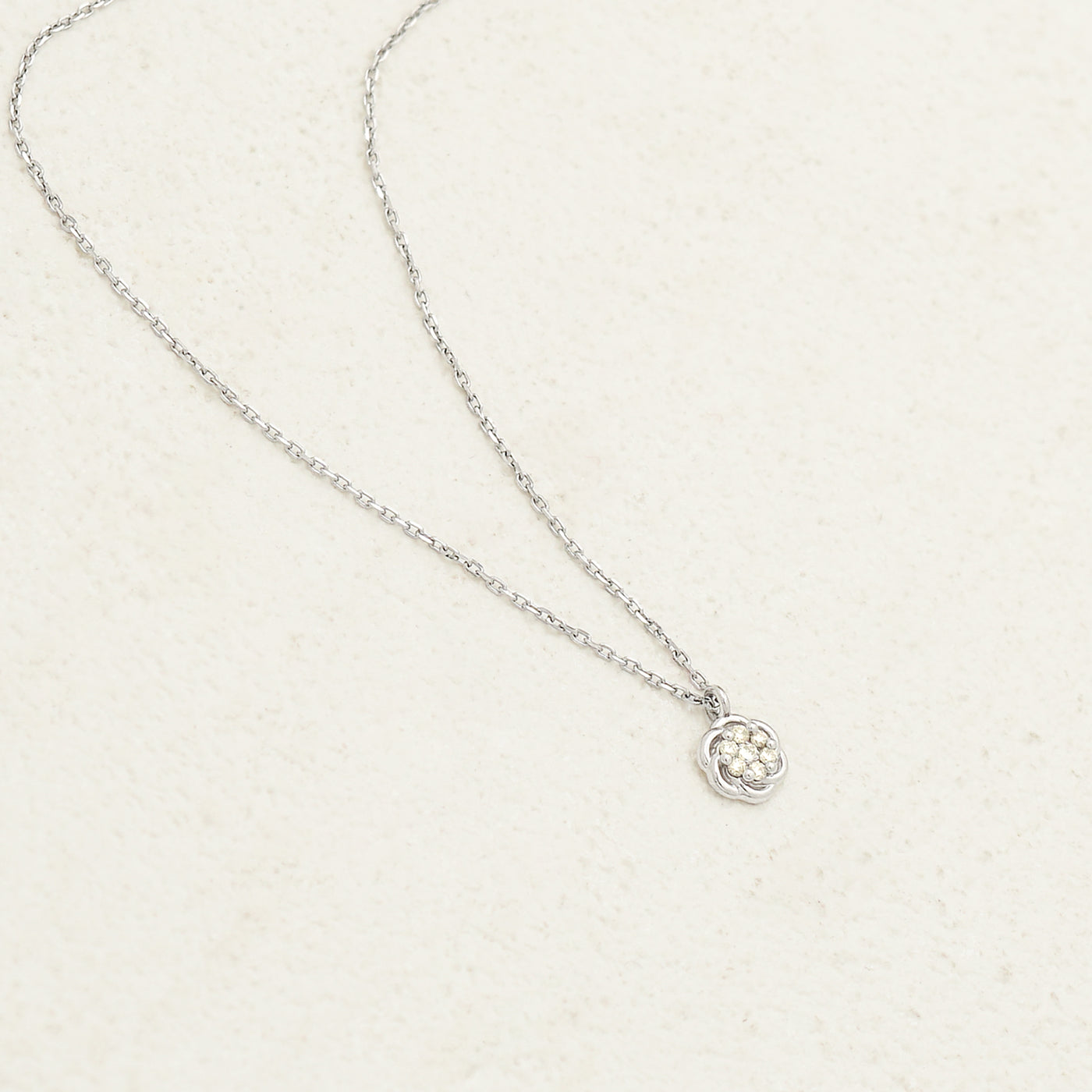 【WEB限定】プラチナ ダイヤモンド フラワー ネックレス