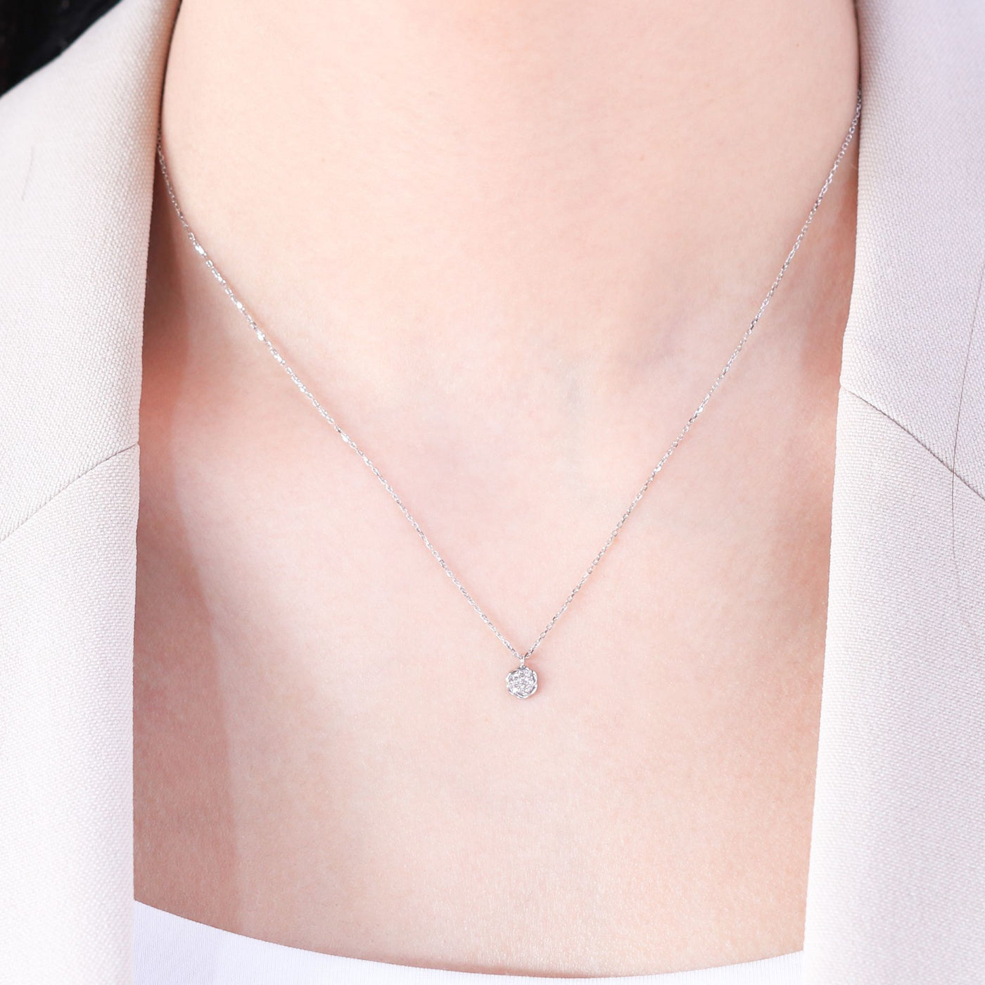 【WEB限定】プラチナ ダイヤモンド フラワー ネックレス