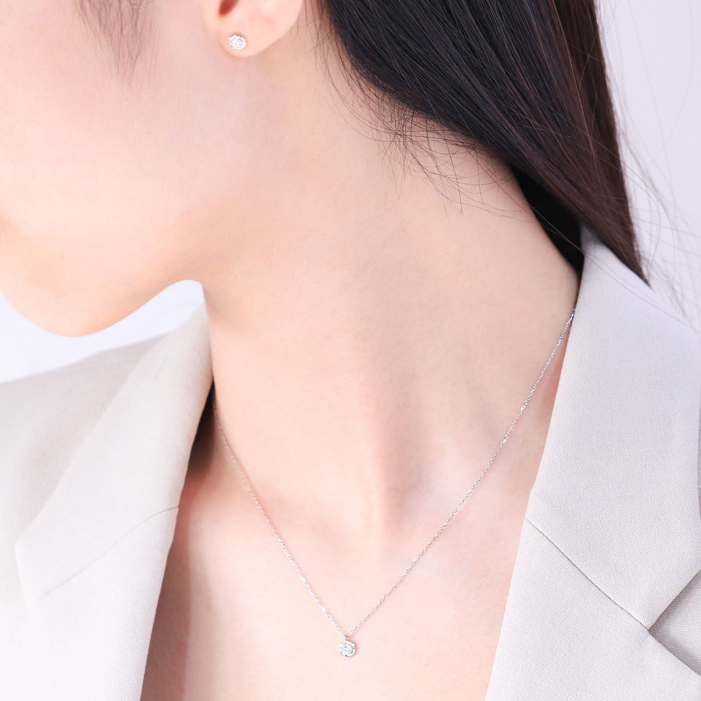 【WEB限定】プラチナ ダイヤモンド フラワー ネックレス