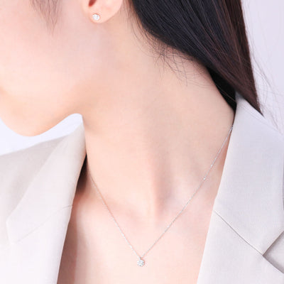 【WEB限定】プラチナ ダイヤモンド フラワー ネックレス