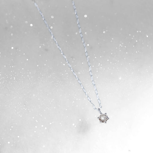 【WEB限定】K18 ホワイトゴールド ダイヤモンド ネックレス（0.06ct）