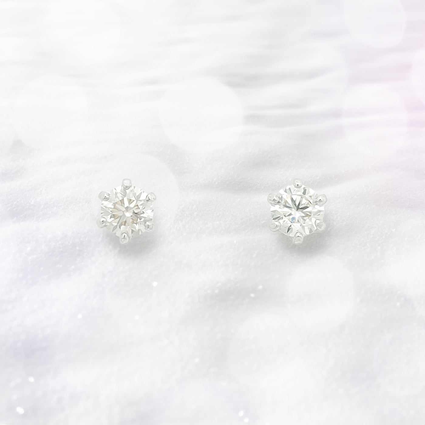 【WEB限定】K18 ホワイトゴールド ダイヤモンド ピアス（0.1ct）