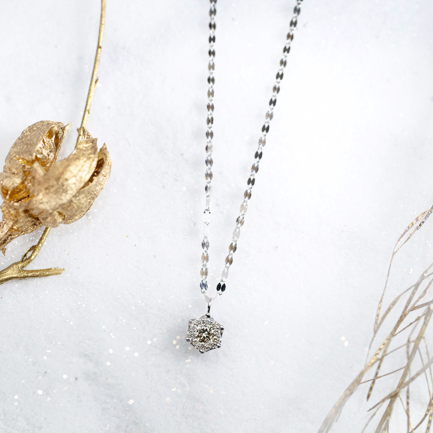 【asta Iris】プラチナ ダイヤモンド ロングネックレス（トータル0.31ct）