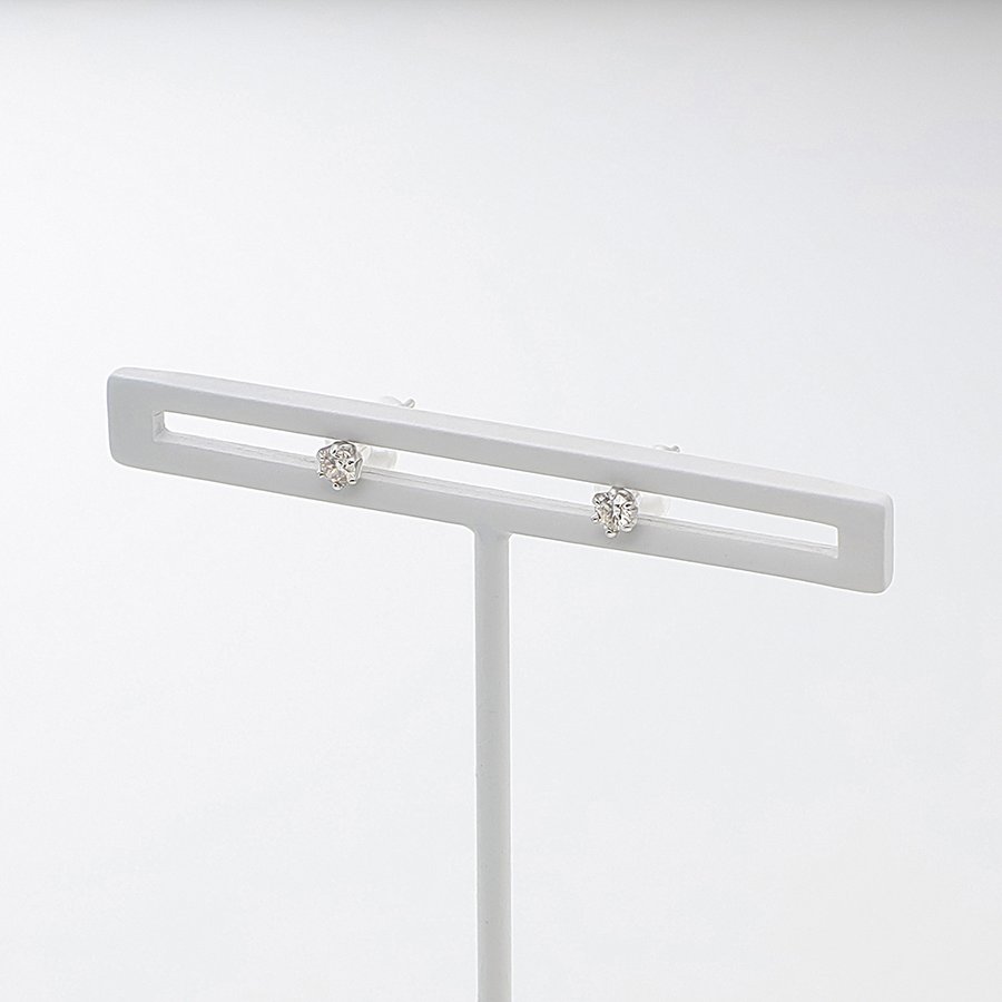 プラチナ ダイヤモンド ピアス（トータル0.10ct） （7282158174365