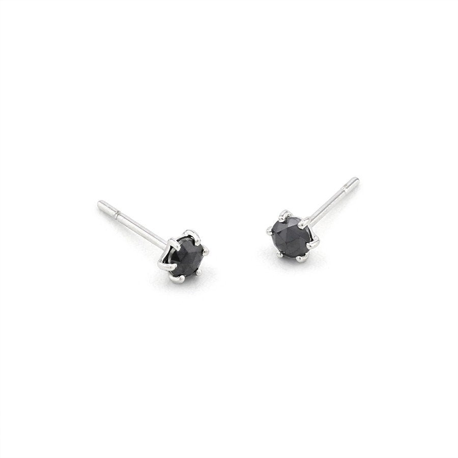 ミルフローラル K18 ホワイトゴールド ブラックダイヤモンド ピアス0.5ct K18 ホワイトゴールド ブラックダイヤモンド ピアス（0.5ct